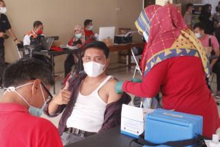 495 Anggota Polres Sumedang Jalani Vaksinasi Tahap Pertama